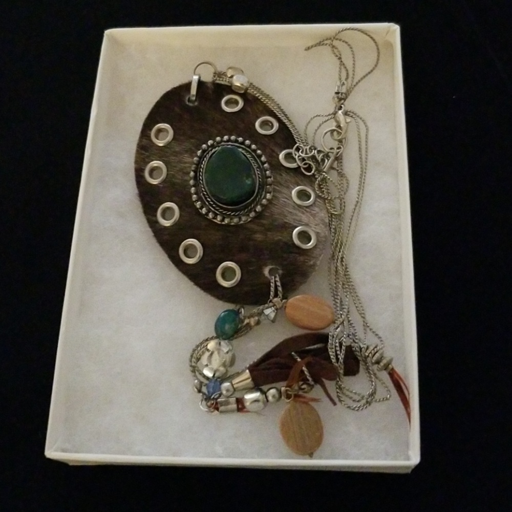 Jewelry - Picture 4 of 4